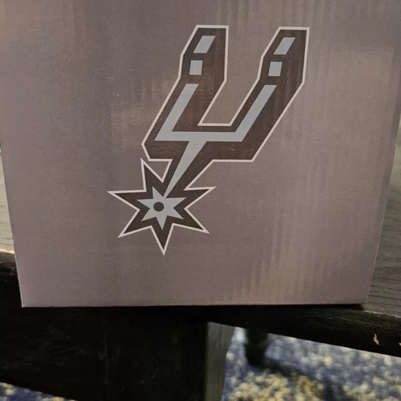 San Antonio Spurs Bobblehead - Picture 5 of 12